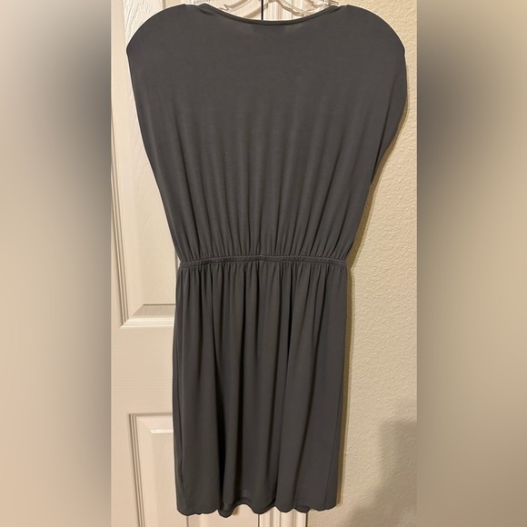 Lilla P khaki sleeves dress  - size XS - beautiful 96% Viscose.  New with tag!! - Picture 6 of 8